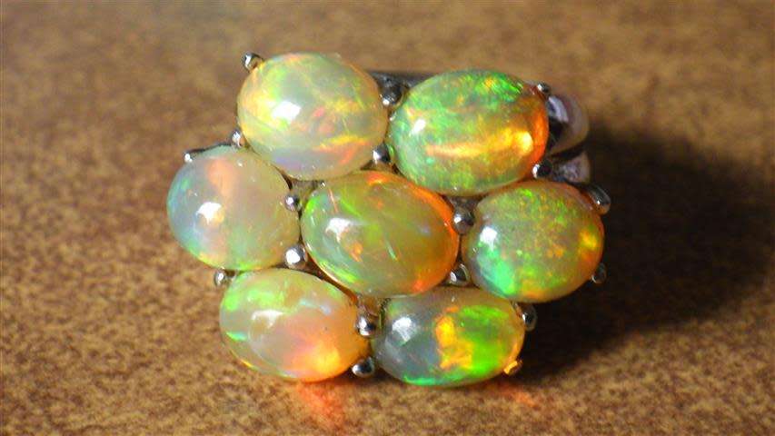Exquisite Sterling Silver Opal Cluster Ring - weight 20.6 g