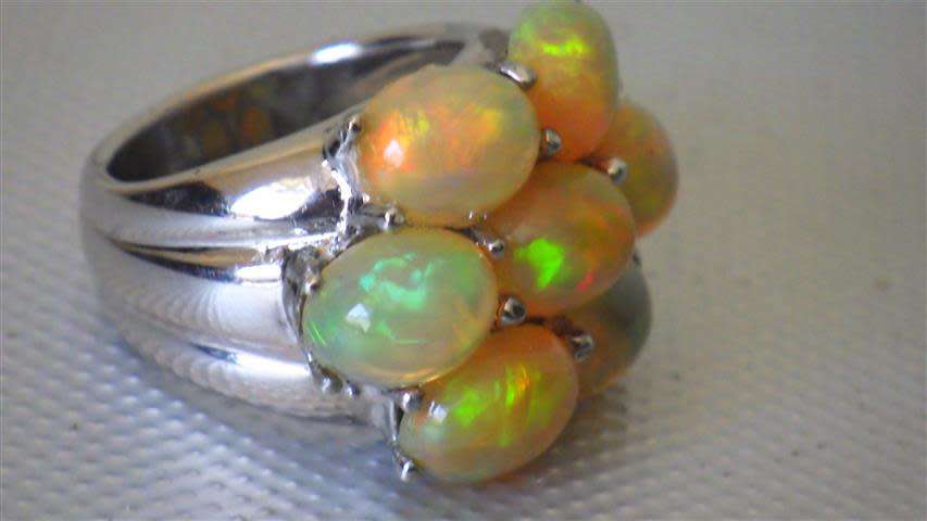 Exquisite Sterling Silver Opal Cluster Ring - weight 20.6 g