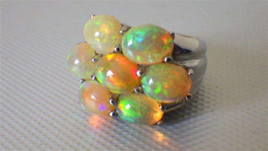 Exquisite Sterling Silver Opal Cluster Ring - weight 20.6 g