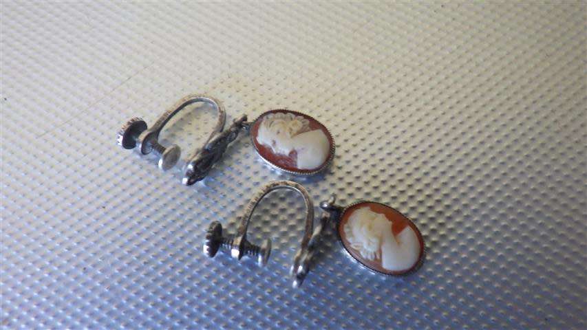 Charming Antique Silver Cameo Earrings - weight 6.2 g
