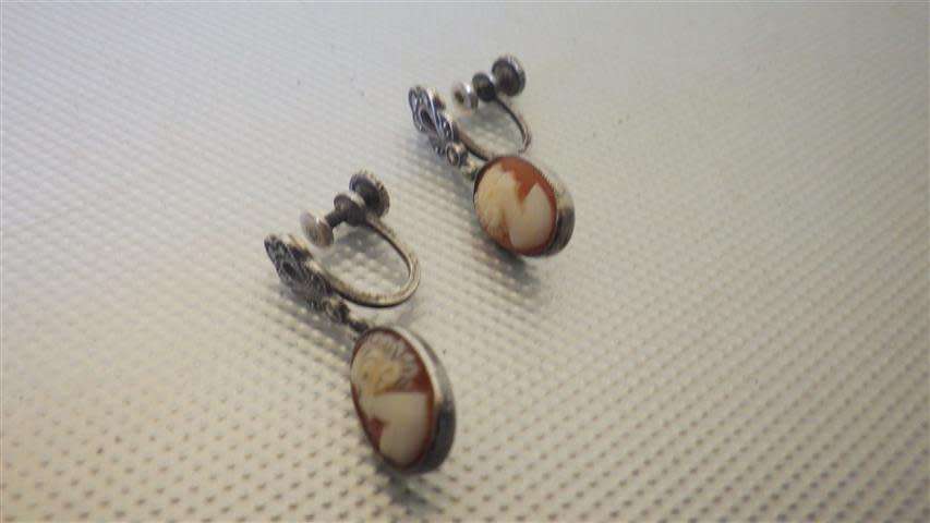 Charming Antique Silver Cameo Earrings - weight 6.2 g