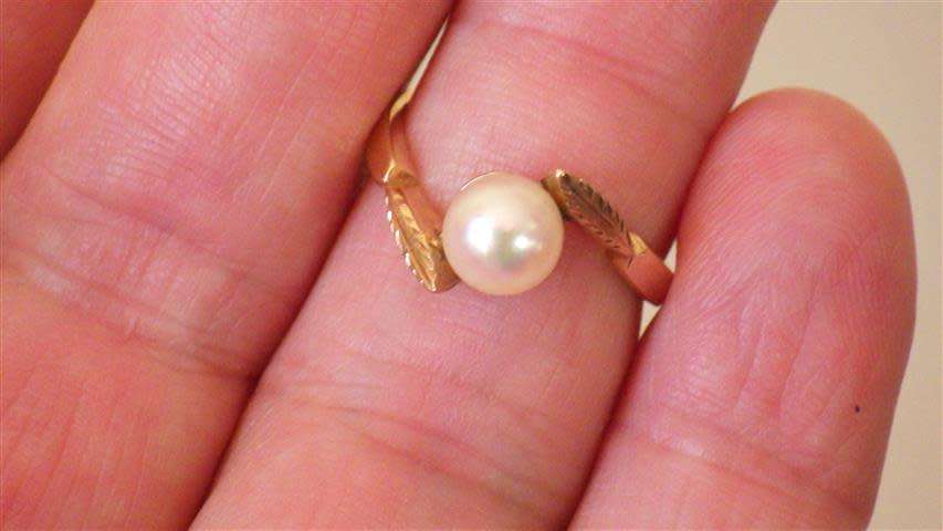 Awesome 9 ct Gold Pearl Ring