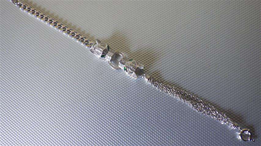 Exquisite Sterling Silver Bracelet -- weight 13.4 g