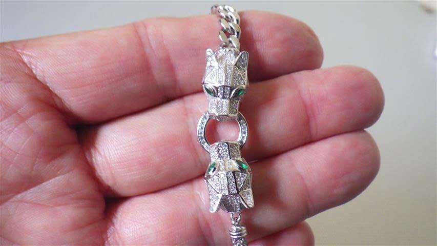Exquisite Sterling Silver Bracelet -- weight 13.4 g