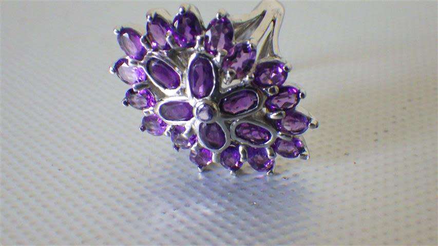 Spectacular Sterling Silver Amethyst Cluster Ring - weight 6.7 g