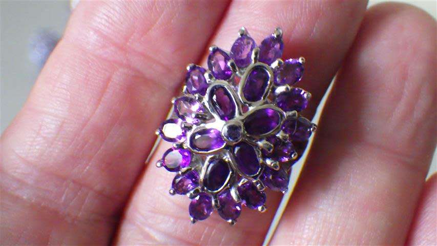 Spectacular Sterling Silver Amethyst Cluster Ring - weight 6.7 g