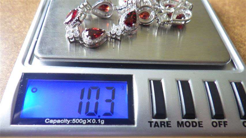 Elegant Sterling Silver Dark Red Garnet Bracelet - weight 10.3 g