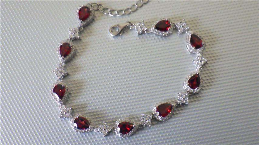 Elegant Sterling Silver Dark Red Garnet Bracelet - weight 10.3 g