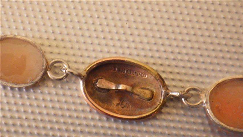 Magnificent Vintage 9 ct Gold and Sterling Silver Cameo Bracelet - weight 9.5 g