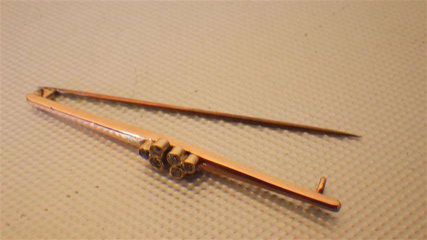 Beautiful Antique 9 ct Gold Pin