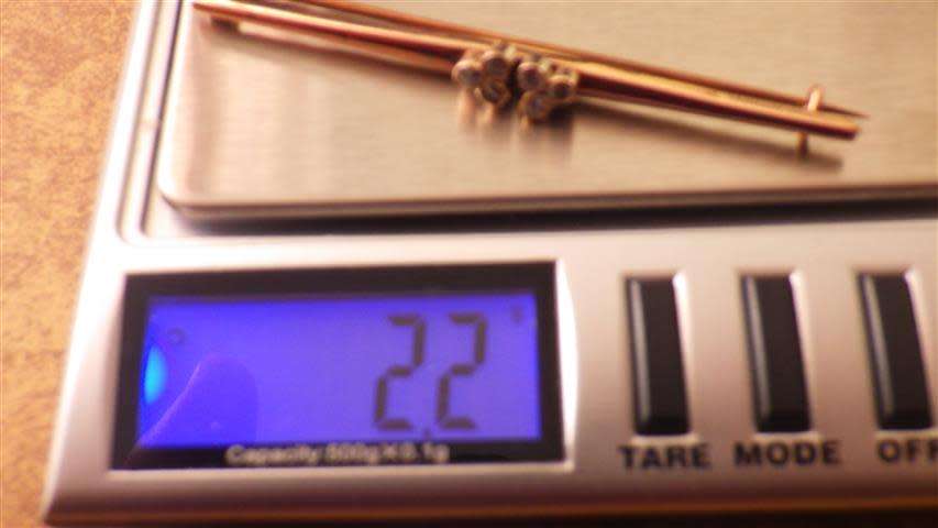 Beautiful Antique 9 ct Gold Pin