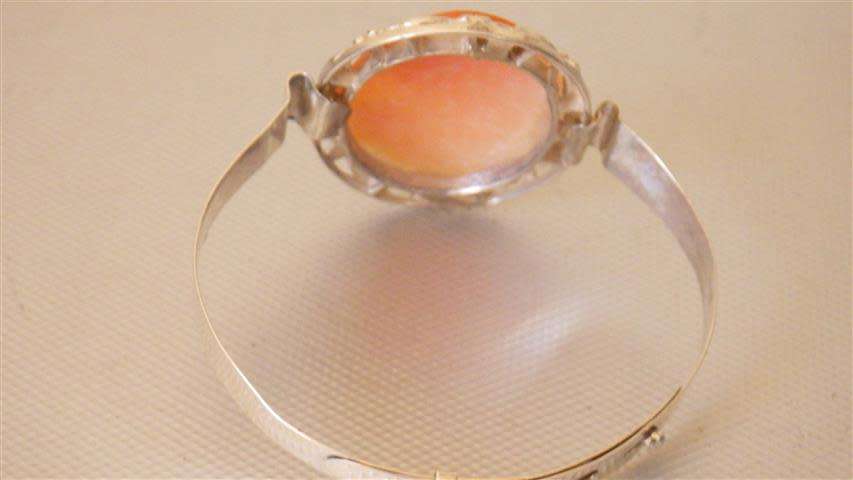 Magnificent Vintage Sterling Silver Cameo Bangle - weight 20.5 g