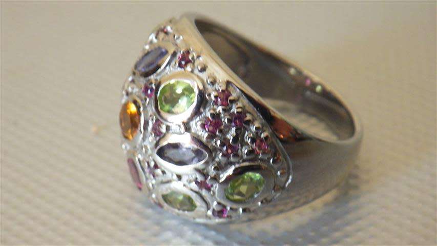 Awesome Sterling Silver Multi Gem Dome Ring - weight 8.5 g
