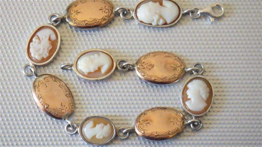 Magnificent Vintage 9 ct Gold and Sterling Silver Cameo Bracelet - weight 9.5 g