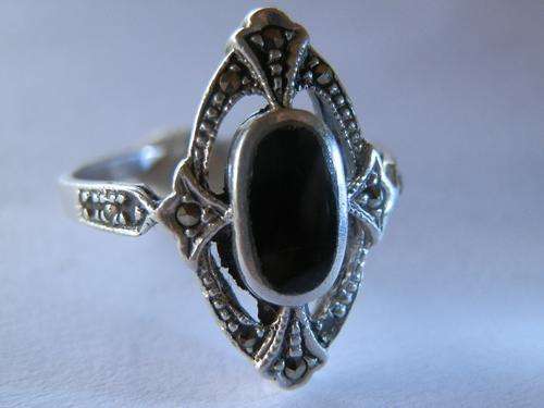 Vintage sterling silver onyx and marquzette ring