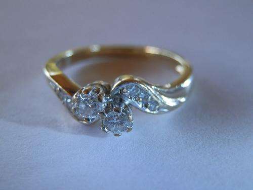 9ct Gold diamond ring - shipping R35 insured