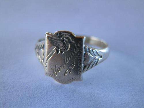 9ct Gold signet ring, very small - shipping R35 insured