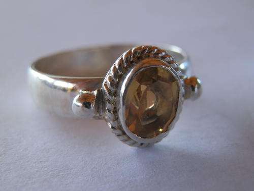 Sterling silver citrine ring - shipping R40 insured
