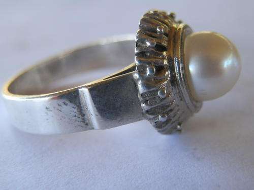 Vintage sterling silver pearl ring - 2 weeks to pay