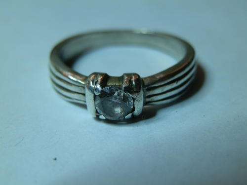 Vintage sterling silver round shaped crystal ring - shipping R40 insured