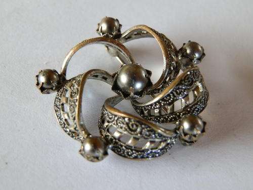 Silver pearl brooch - two (2) weeks to pay