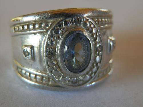 Sterling silver - 7.3 gram - blue topaz ring - thirty (30) days to pay