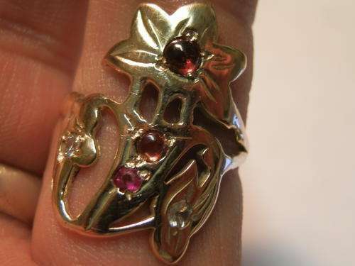 ANNUAL CLEARANCE!!  Vintage 9 ct gold - 3.5 gram - ruby, garnet and sapphire ring.  Value R4,620