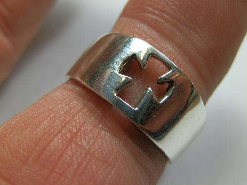 New sterling silver cross ring - thirty (30) days to pay