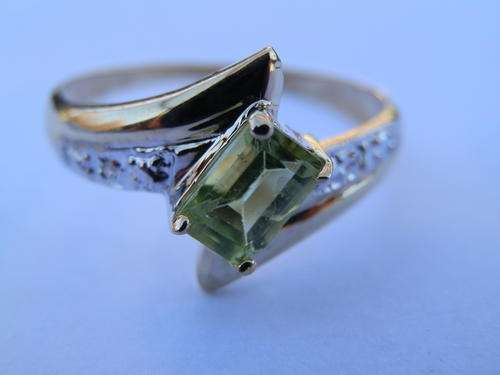 New 9 ct gold peridot and diamond ring - thirty (30) days to pay