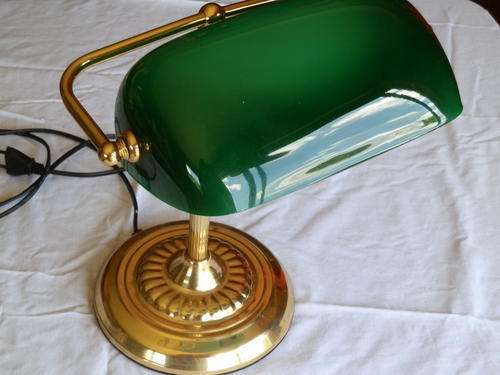 Banker's desk lamp - seven (7) days to pay