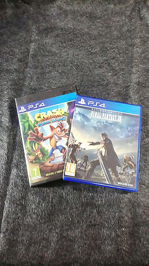 PlayStation 4, 500GB, 1x Wireless PS4 Remote, Final Fantasy 15, Crash Bandicoot `n Sane Trilogy.
