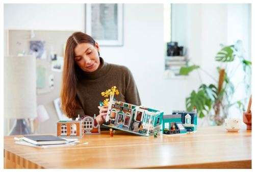 LEGO 10270 Creator Expert Bookshop (Discontinued by Manufacturer 2020) Collectors Grail