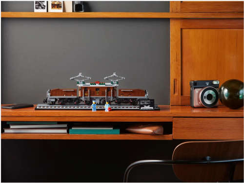 LEGO 10277 Crocodile Locomotive (Discontinued by Manufacturer 2020)