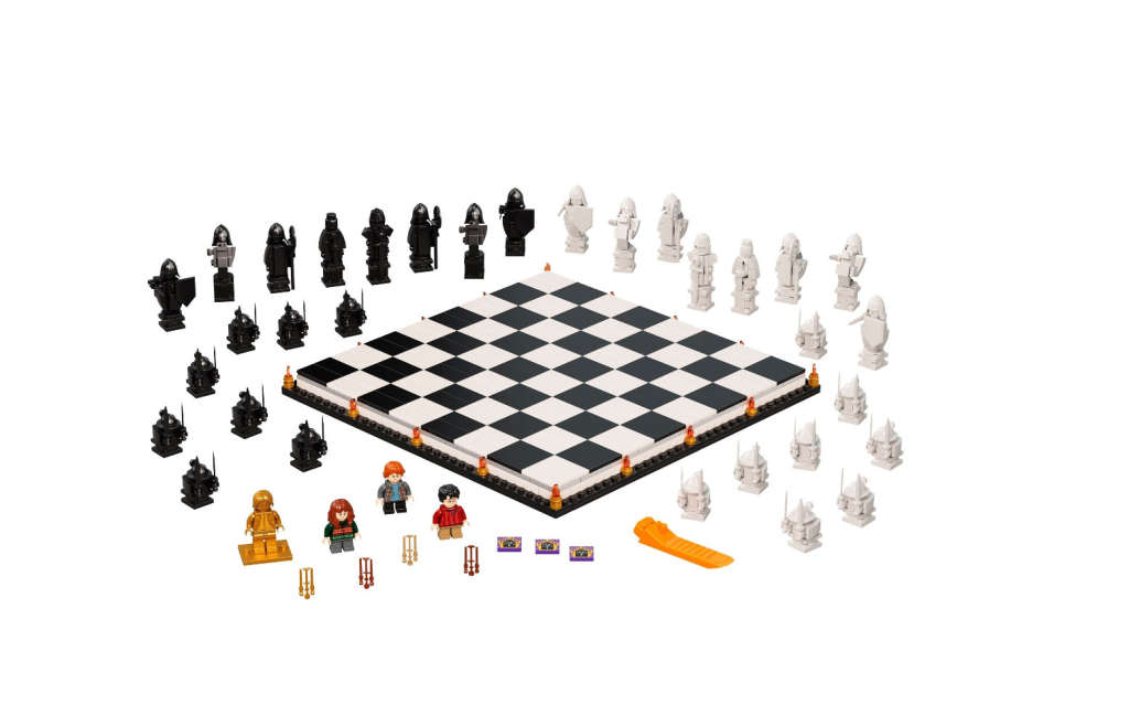 LEGO 76392 Harry Potter Hogwarts Wizard`s Chess (Discontinued by Manufacturer 2021)