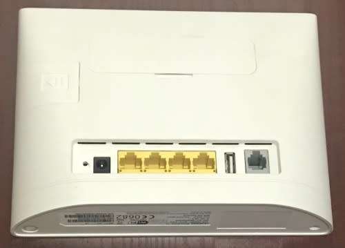 Huawei B315S-22 Router with Charger