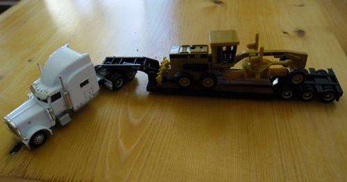 1/87 Peterbilt 389 with Trail King Trailer and Caterpillar 163H Motor Grader