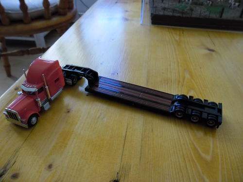 1/87 scale Peterbilt 389 Truck and Trailer by Norscot Models