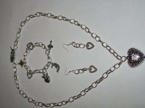 Silver Necklace, Bracelet and Earrings(very fasionable)