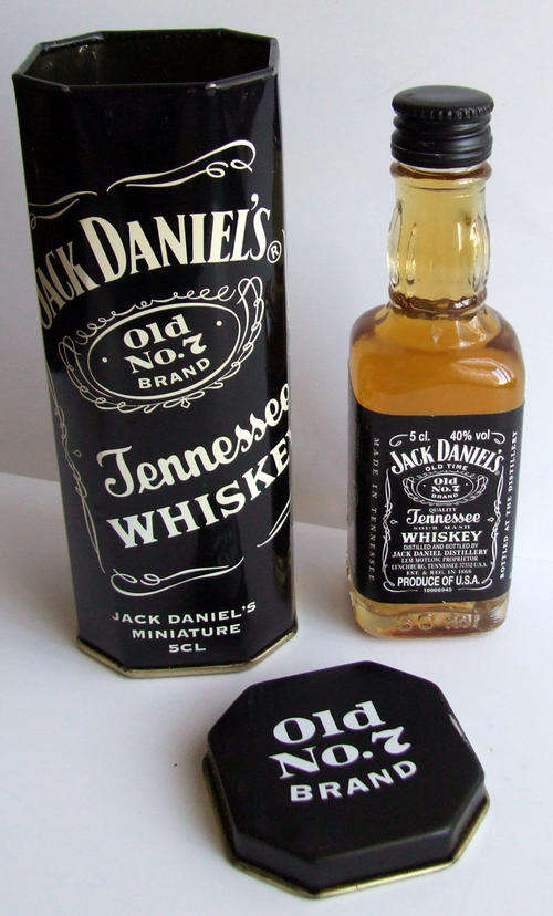SCARCE JACK DANIELS SINGLE MINI TIN WITH FULL SEALED MINIATURE BOTTLE