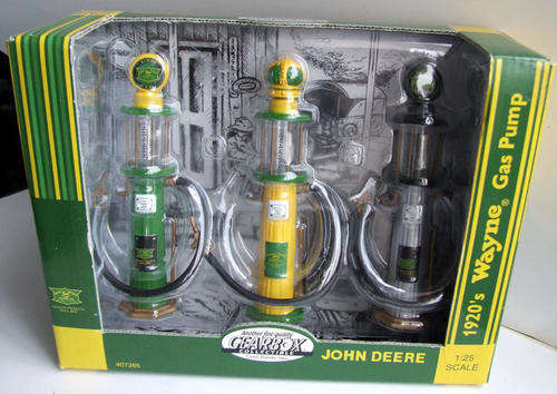 SET OF 3 JOHN DEERE 1920'S DIECAST WAYNE PETROL PUMPS - 1:25 MINT IN BOX