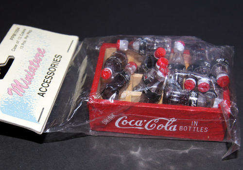 MINIATURE WOODEN COCA COLA COKE CRATE WITH BOTTLES