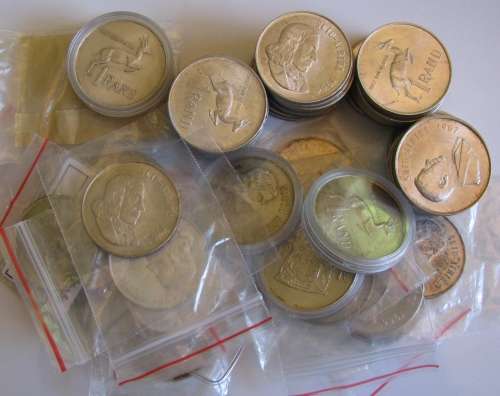 68 x  REPUBLIC OF SOUTH AFRICA SILVER ONE RANDCOINS 80% SILVER