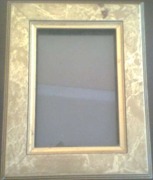 SMALL PIC FRAME