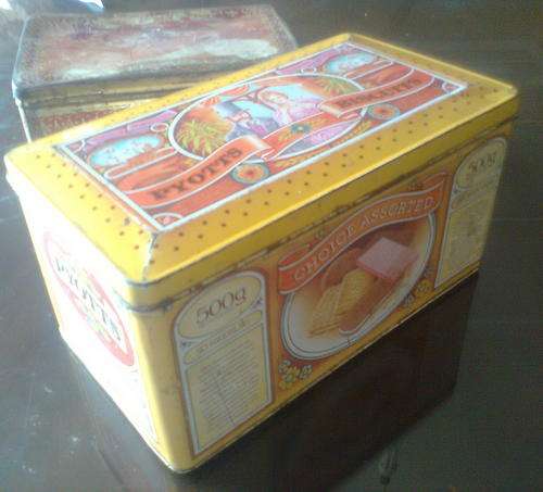 PYOTTS COLLECTABLE TIN