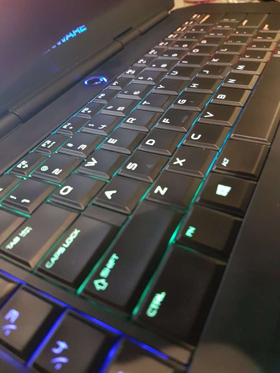 Alienware 15 -Good condition. GTX 980 4Gb, 8Gb RAM, 128 Gb SSD, Gaming laptop, dell, ultra fps