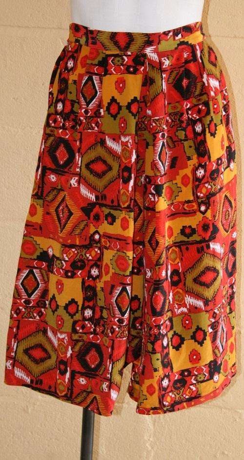 three quarter patterned vintage culotte/palazzo size 34/87cm