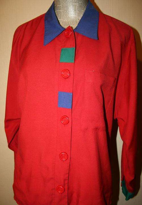 vintage red blouse/shirt with colour detail - Size: M