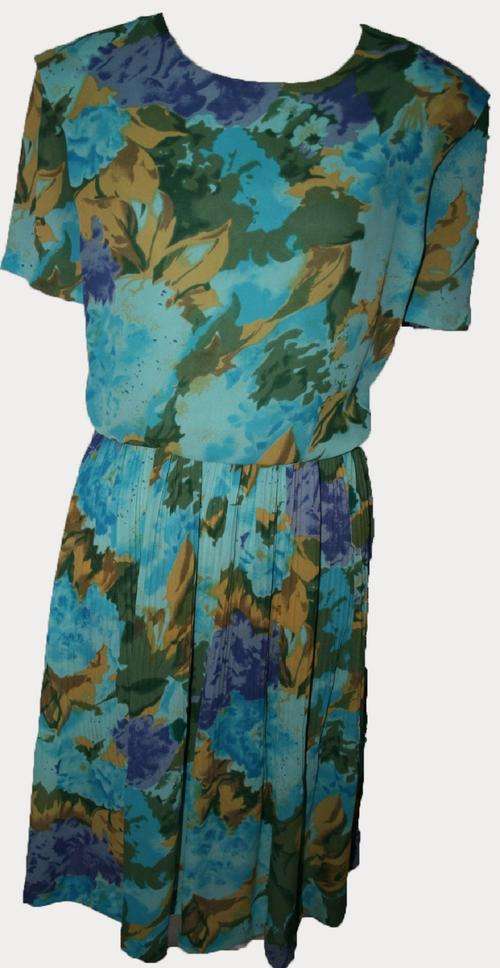 Vintage Floral Chiffon Pleat Dress - Size - 18/42 bust measurement 107cm