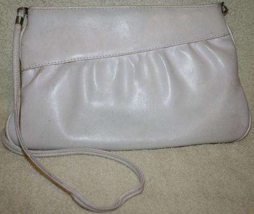Vintage White Sling Bag - 31cm Wide -  18,5cm Height - 100cm Strap (50% OFF SALE Was R50 Now R25)