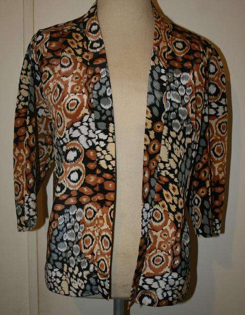 Vintage Button Less Blouse Size: L bust measurement 102 (50% Off Sale was R60 now R30)